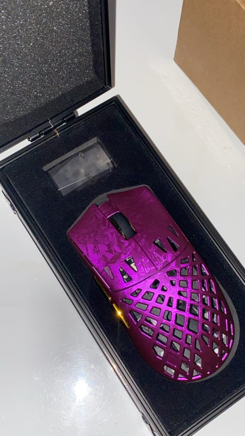 Customer photo review of ATK Blazing Sky Ghost Karbon Fiber Wireless Mouse