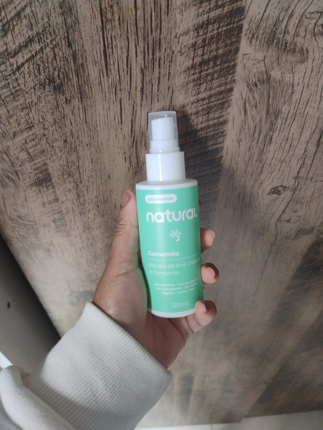 Customer photo review of Desodorante Natural com Camomila e Erva Cidreira 120 ml