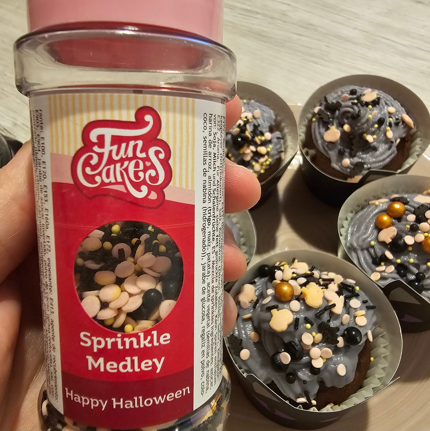 Customer photo review of Spooky Streusel – Zuckerstreudeko für Cupcakes, Kekse & Torten