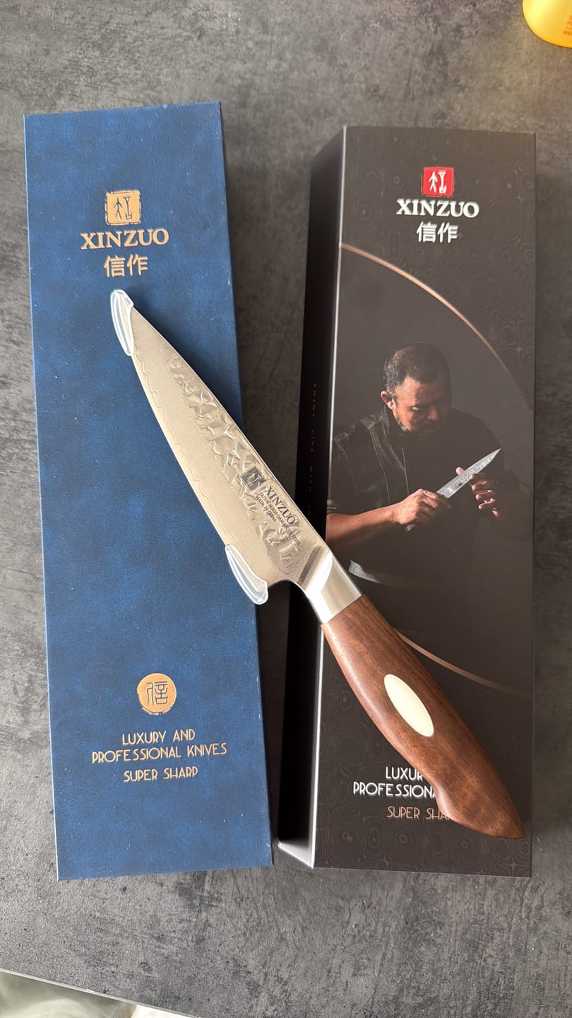 Customer photo review of XINZUO Kinomi Series Petty Universalmesser 130 mm - 67 Lagen Damaststahl mit AUS-10 Stahlkern