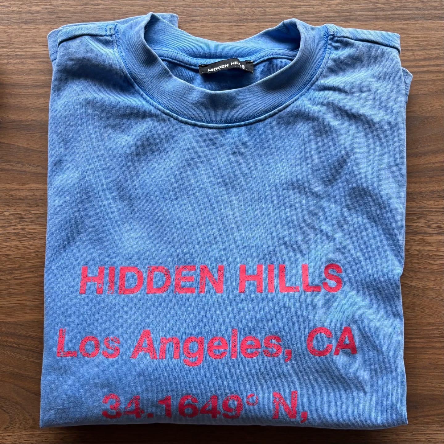 Customer photo review of VINTAGE LOGO WASHED LONGSLEEVE T-SHIRT SKY BLUE/RED