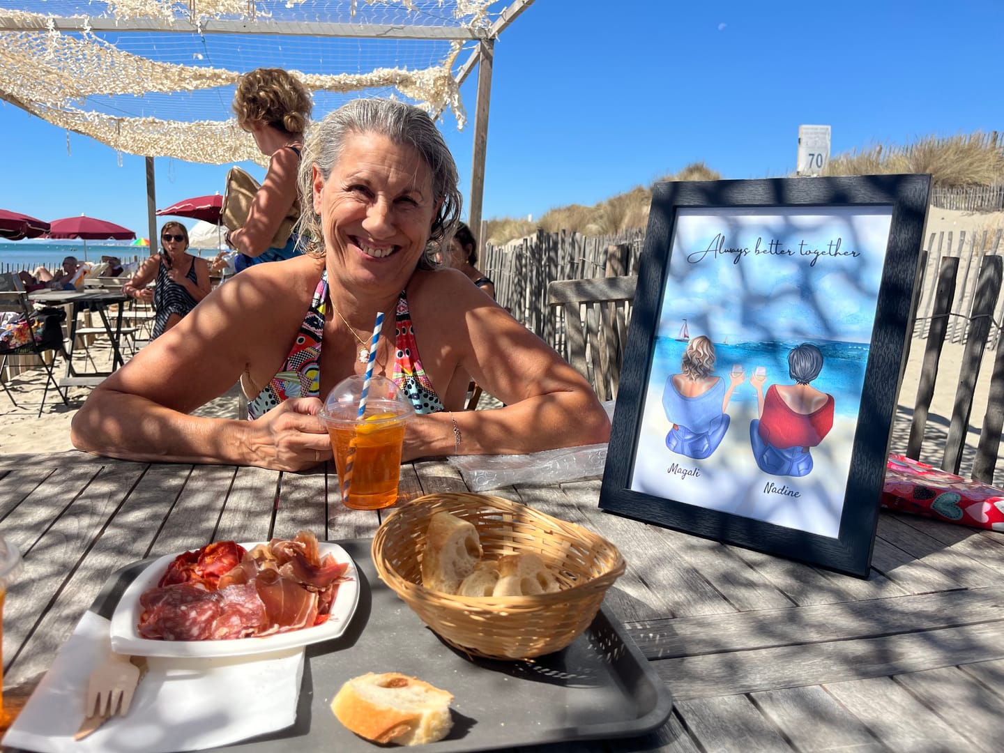 Customer photo review of Freundinnen/ Schwestern mit Getränk - Personalisiertes Poster (2-4 Frauen)