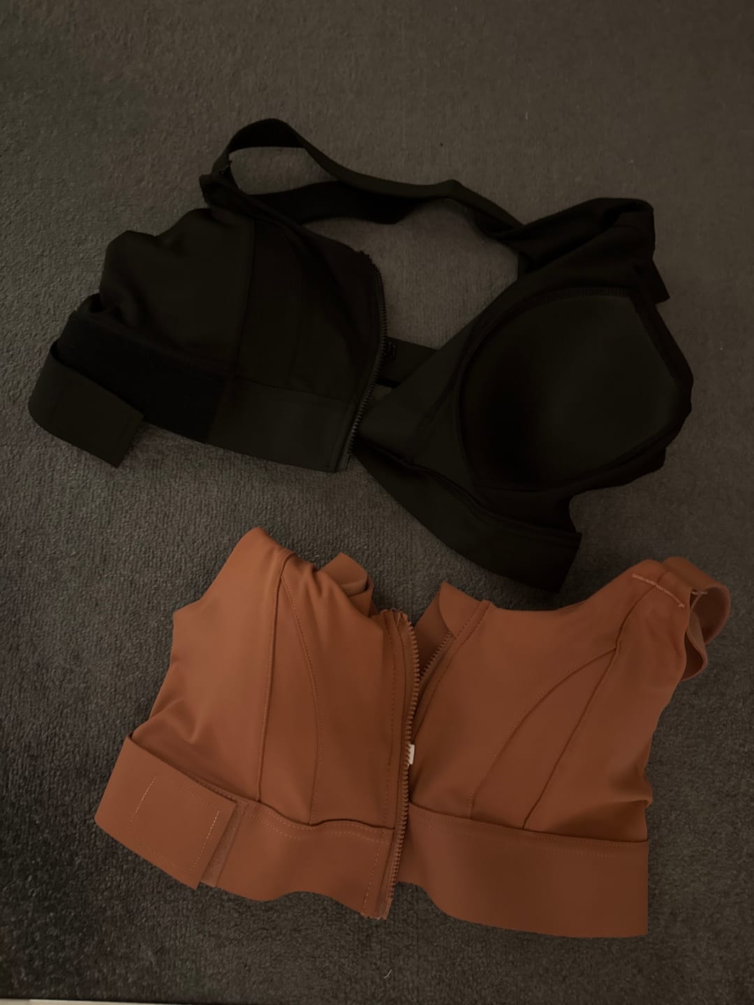 Customer photo review of BRASSIÈRE IMPACT HAUTE INTENSITÉ • FORTES POITRINES