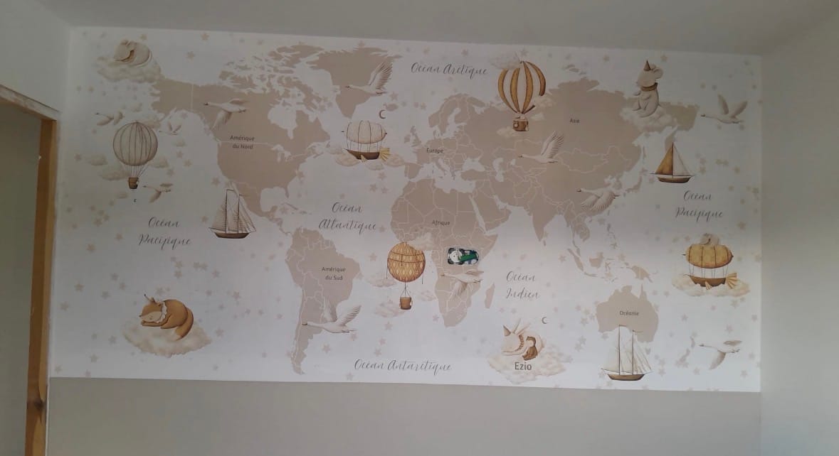 Customer photo review of Papier Peint Carte du Monde  Tapisserie Douce en Français