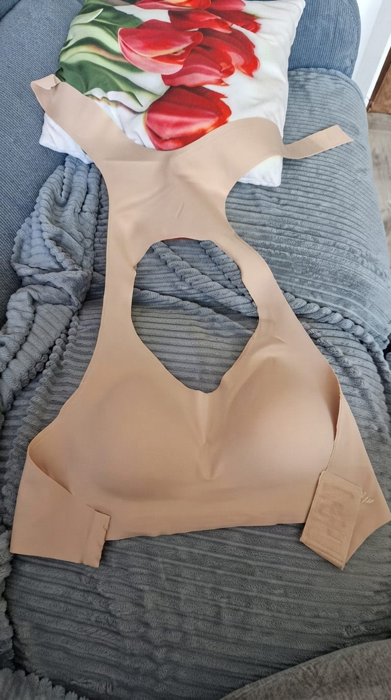 Customer photo review of Devaro Contoura™ Posture Bra