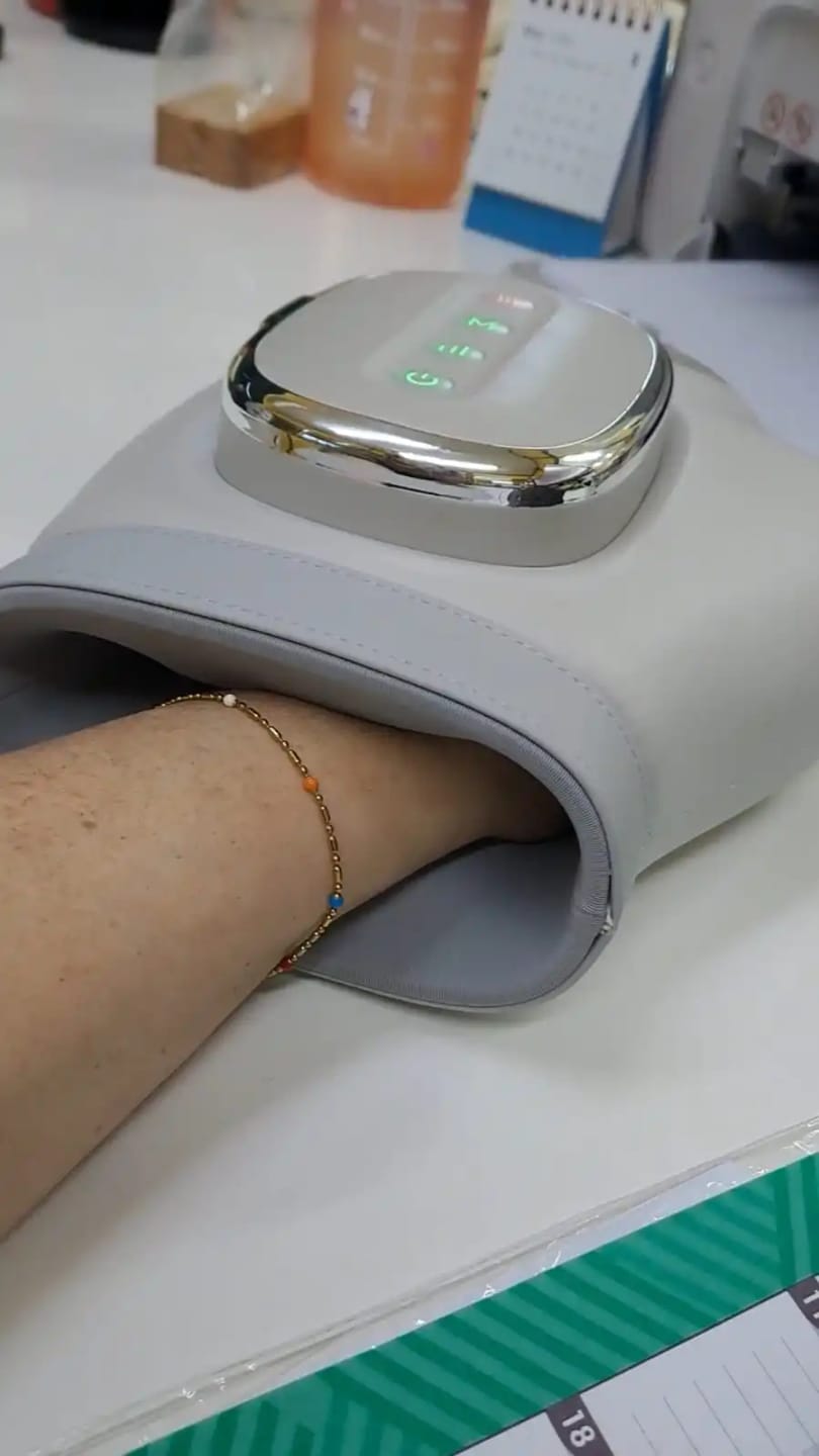 Customer photo review of Handmassagegerät mit Wärme & Kompression