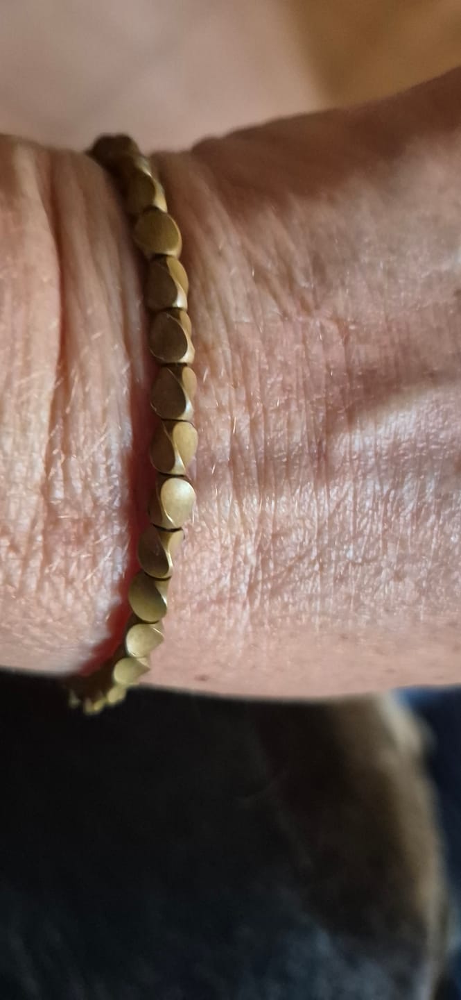 Customer photo review of Bracelet tibétain en perles de cuivre