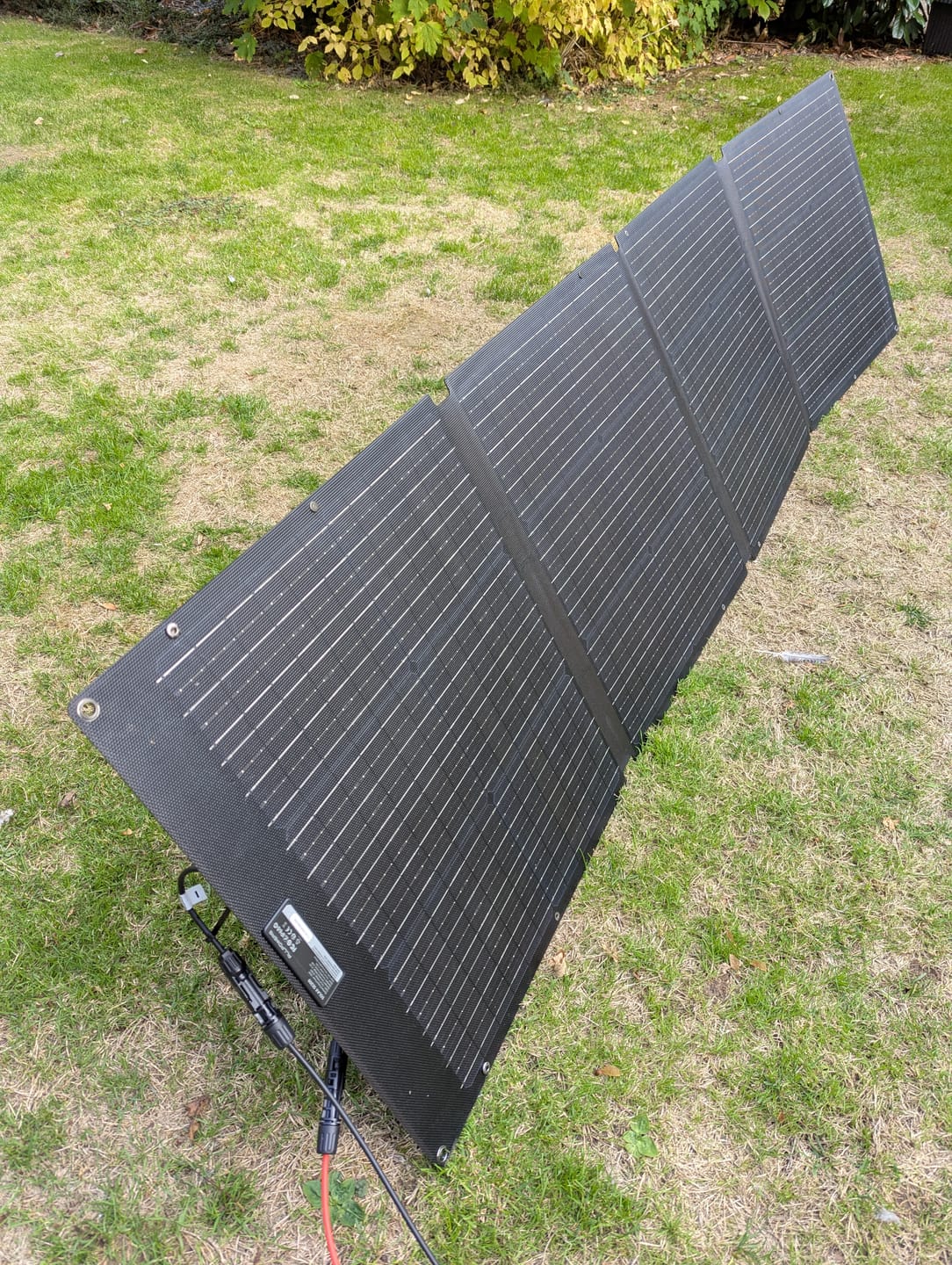 Customer photo review of ALLPOWERS 200W Laminated Integrated Solar Panel SE200