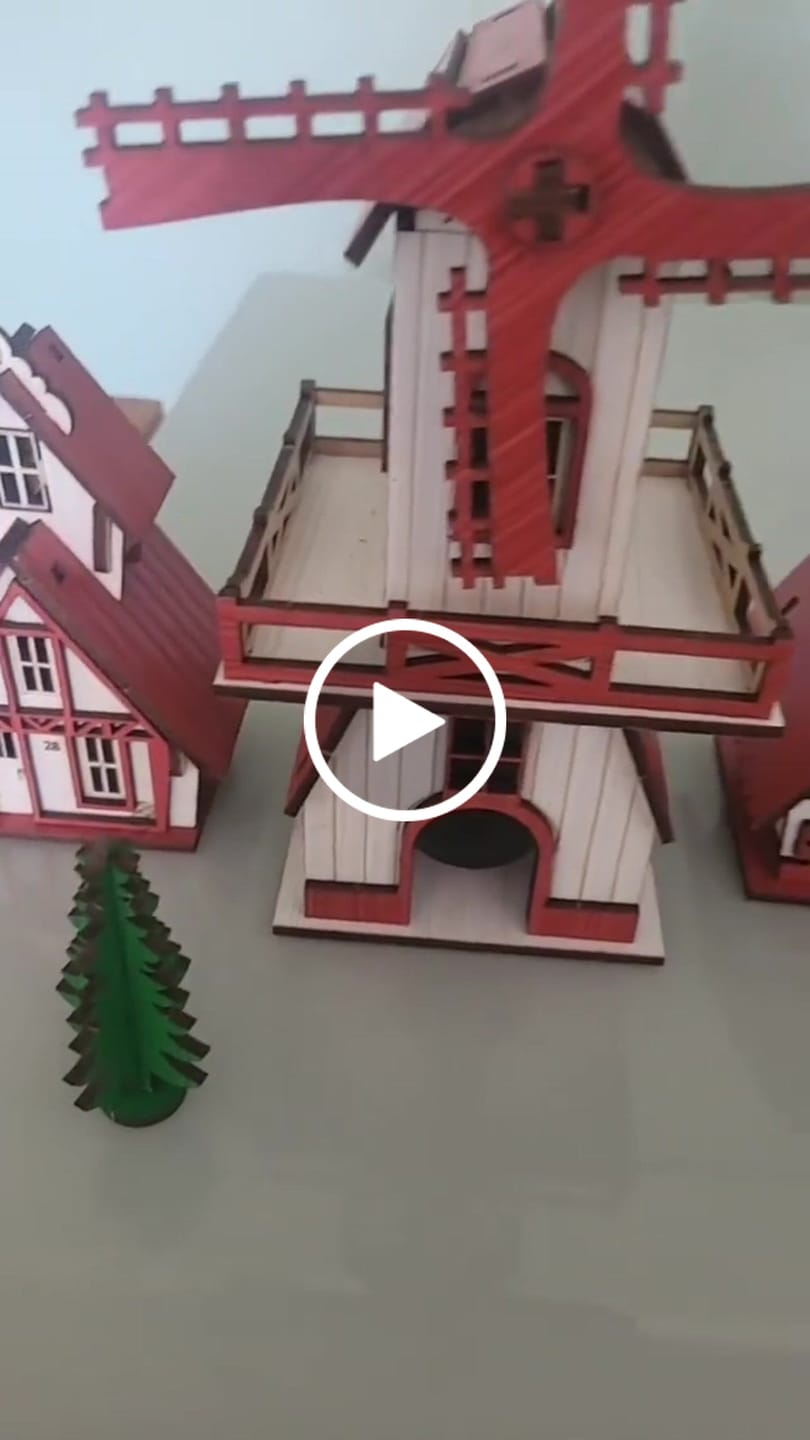 Customer video review of Decoração de Natal Vila completa com 4 Peças