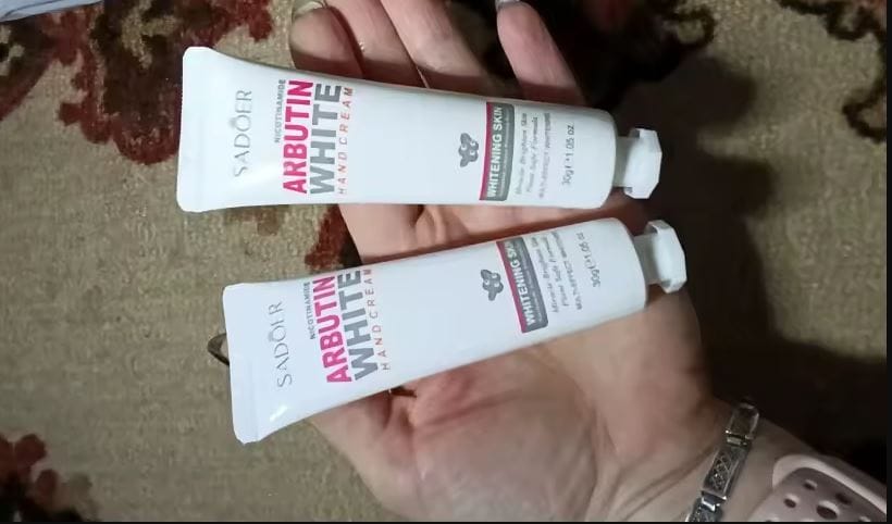 Customer photo review of Crema Mani Illuminante con Niacinamide & Arbutina