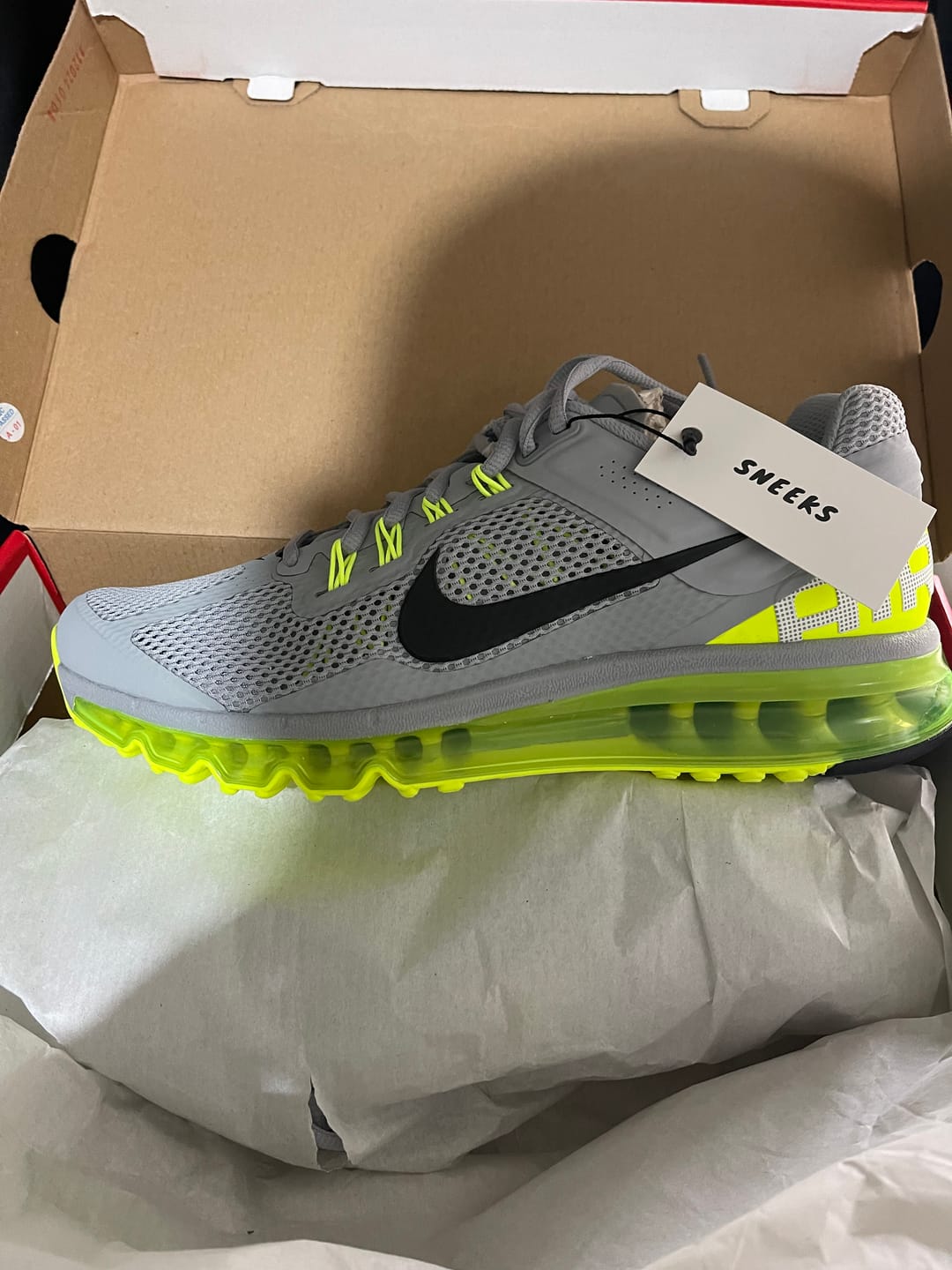 Customer photo review of Men's Nike Air Max 2013 Wolf Grey/Volt