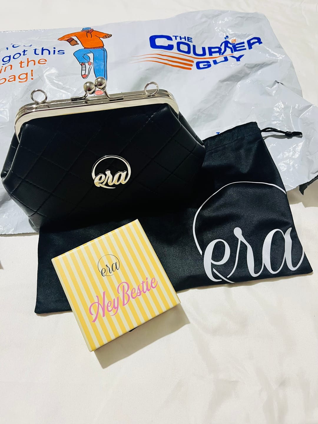 Customer photo review of ERA Mini Kisslock Chain Bag – Black