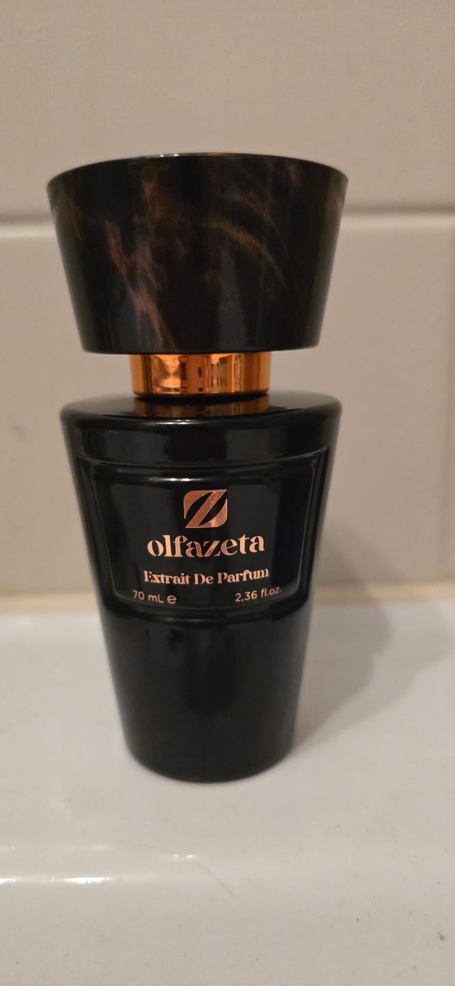 Customer photo review of Parfum Chogan 094 – Sauvage Conscient & Essence Intemporelle