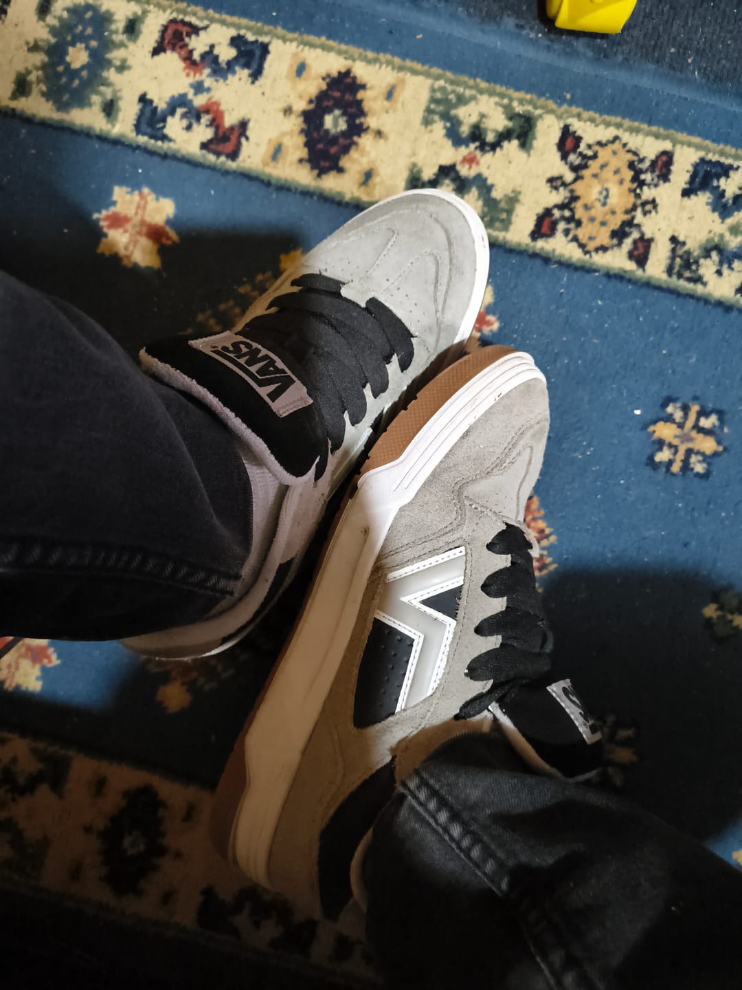 Customer photo review of Zapatillas Vans Upland Hombre Gris