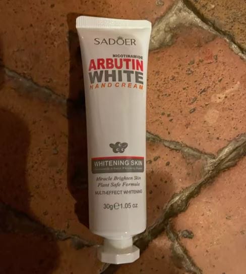 Customer photo review of Crema Mani Illuminante con Niacinamide & Arbutina