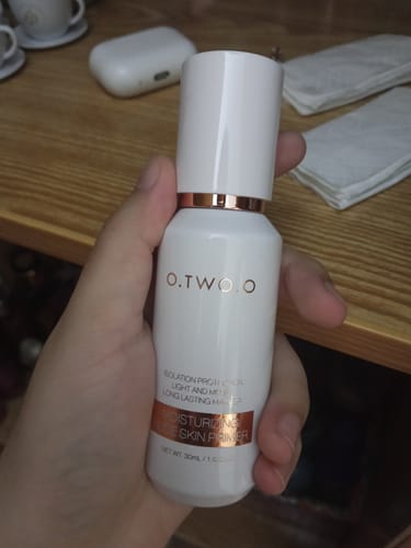Customer photo review of O.TWO.O MOISTURISING NUDE SKIN PRIMER