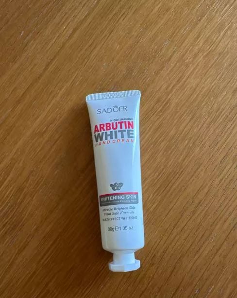 Customer photo review of Crema Mani Illuminante con Niacinamide & Arbutina