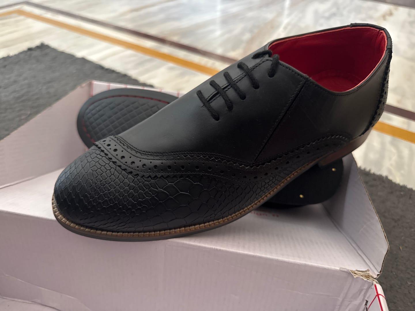 Customer photo review of Mirza Brogues Men