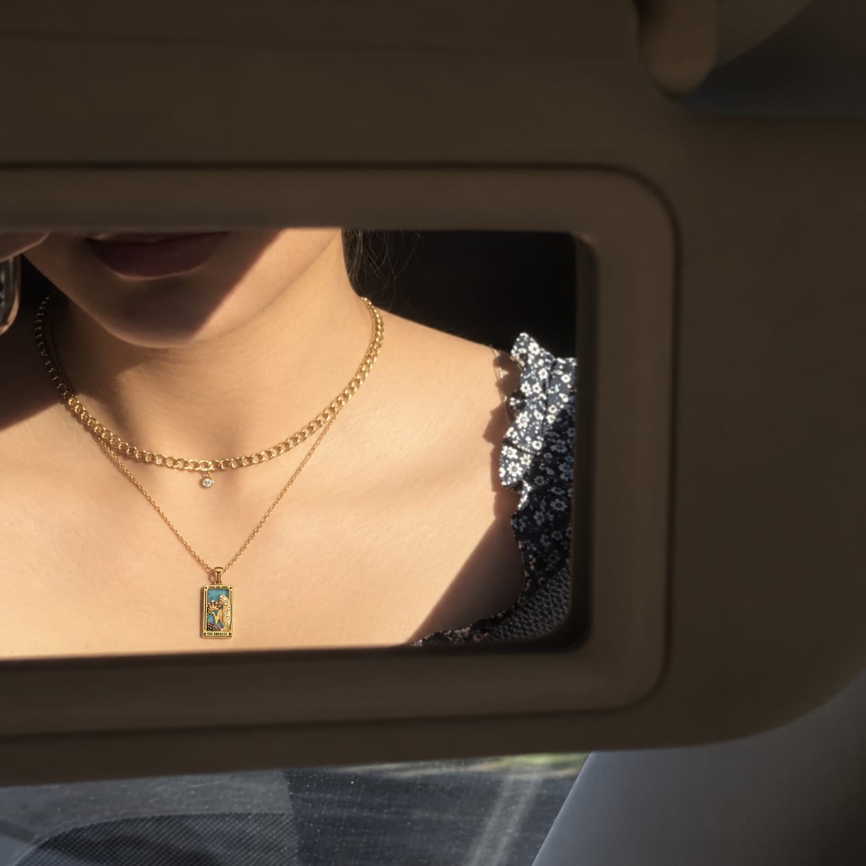 Customer photo review of Colgante de Tarot Chapado en Oro 18K