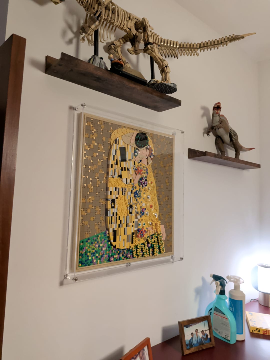 Customer photo review of Wall Mounted Display Case for LEGO® 31221 Gustav Klimt – The Kiss