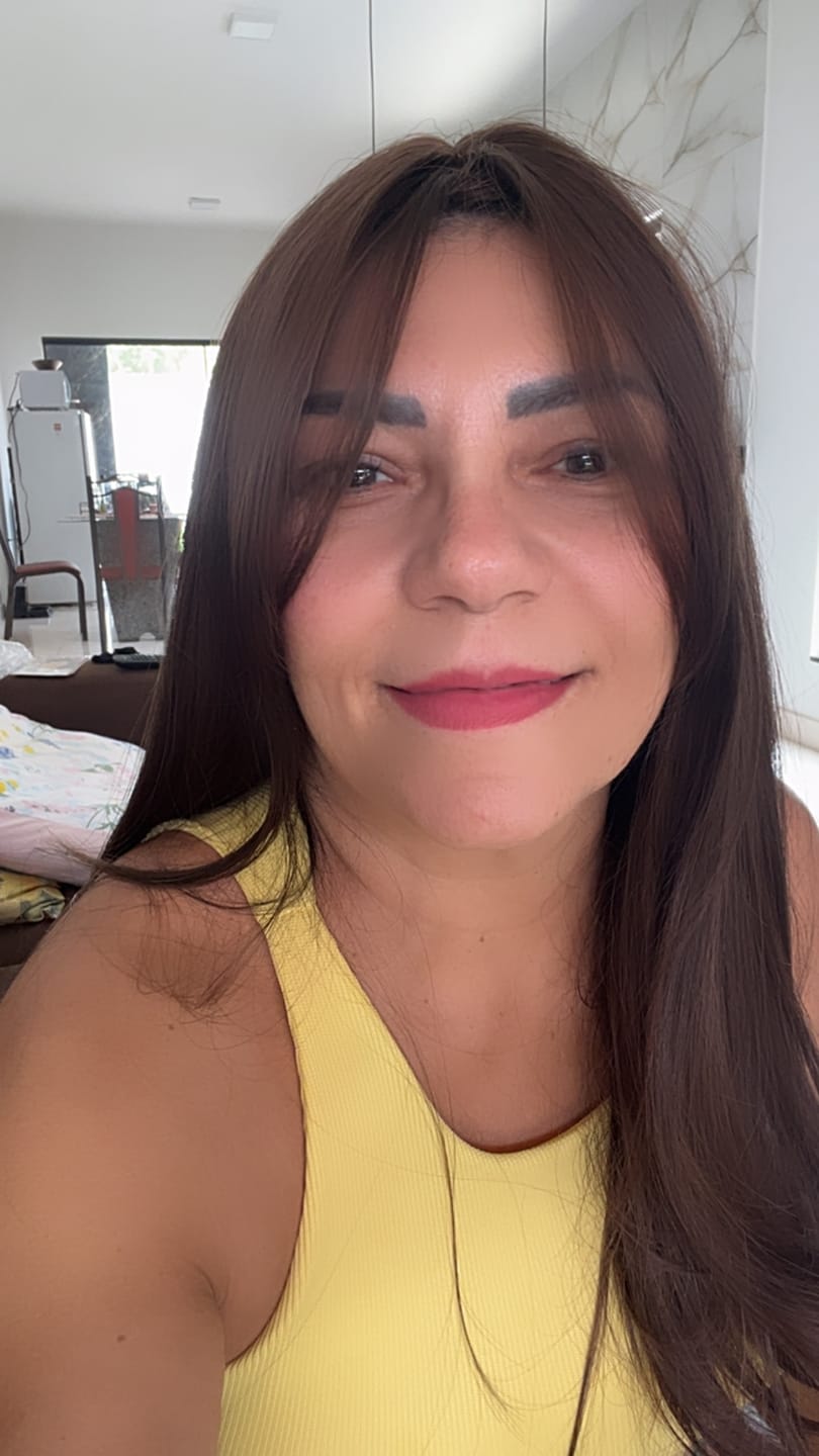 Customer photo review of Peruca Caelis Castanho 4A Franja 55cm