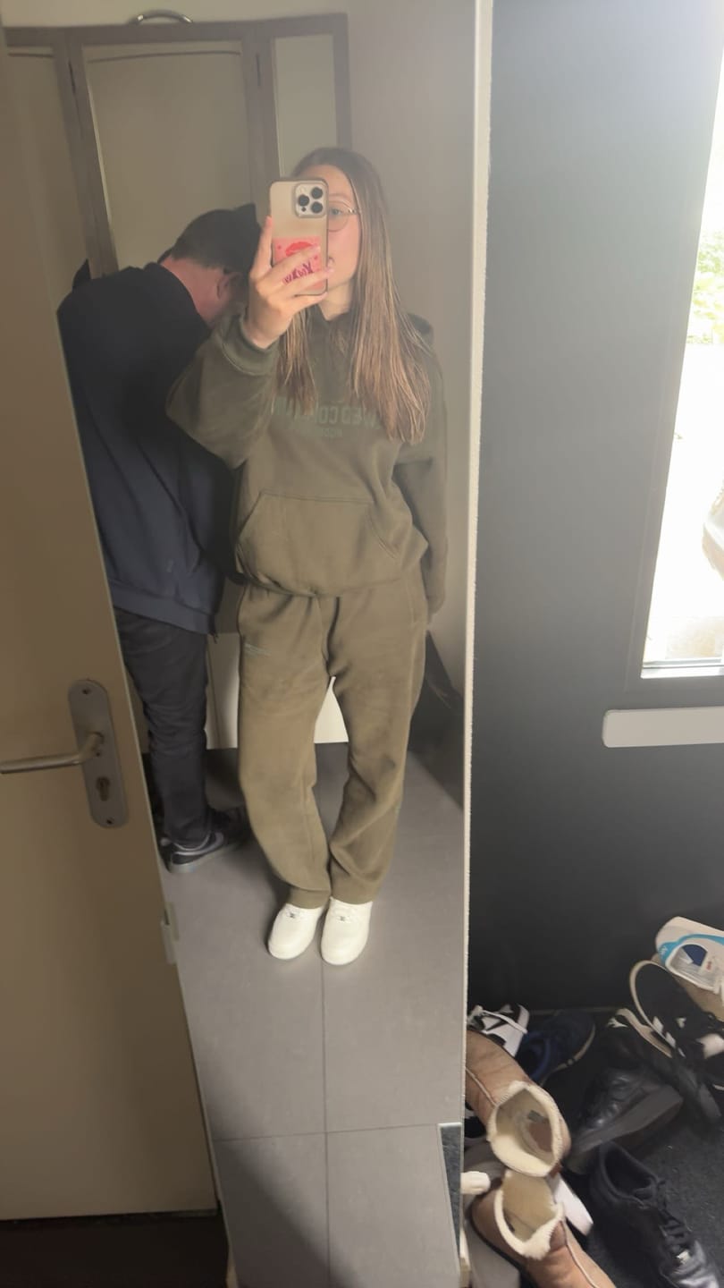 Customer photo review of BASICS HOODIE OLIVE
