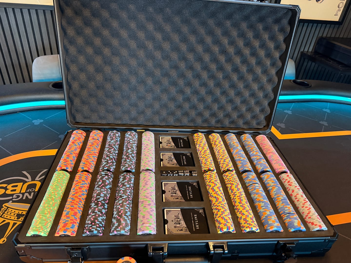 Customer photo review of Poker Chips The Noir 1000