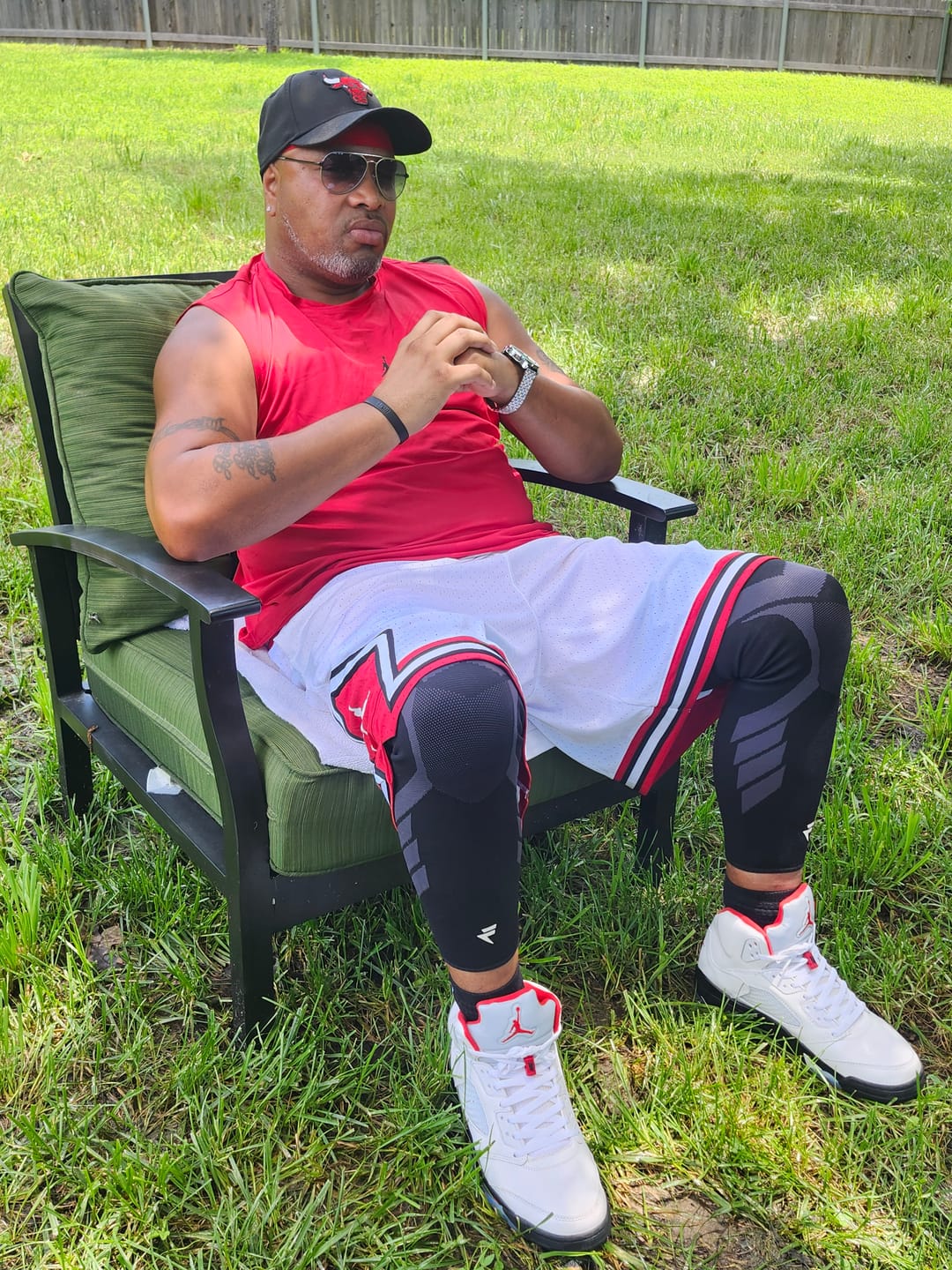 Customer photo review of Compression Sleeves V2 for Knees and Legs