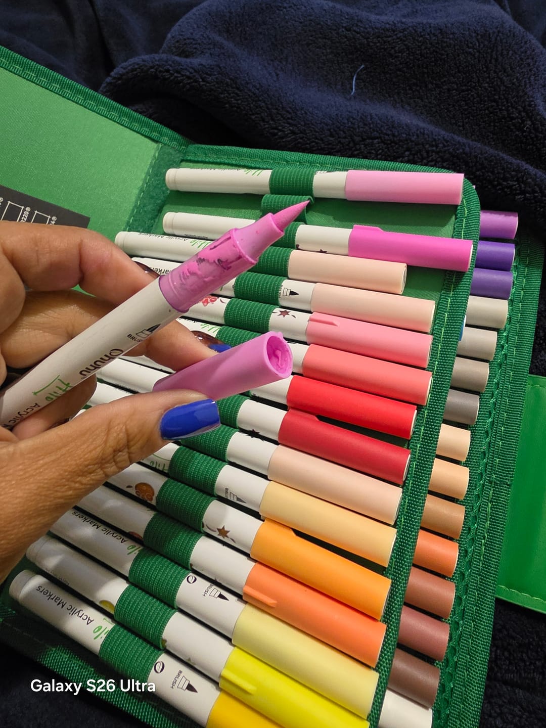 Customer photo review of Ohuhu Hilo Series Direct-ink Acrylic Paint Markers