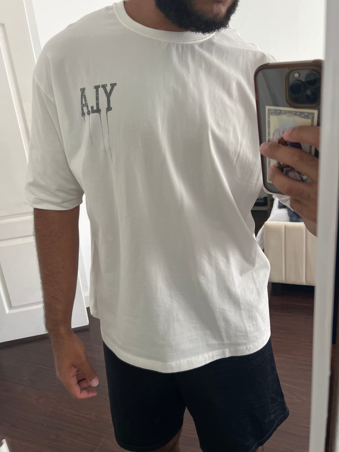 Customer photo review of W428 - Drip Oversized Tee