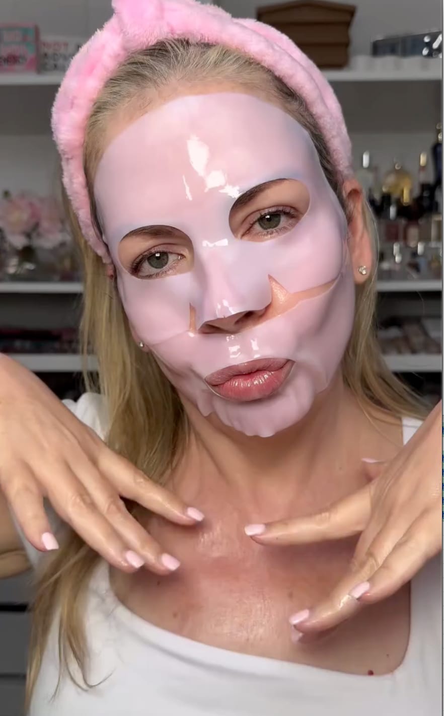 Customer photo review of Salmon PDRN Pink Collagen Jelly Gel Mask