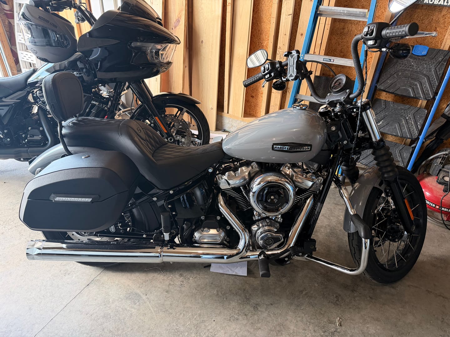Customer photo review of 32L - Darkin Large Quick Mount Leather Wrapped Hard Saddlebags for Harley Softail Street Bob FXBB/S