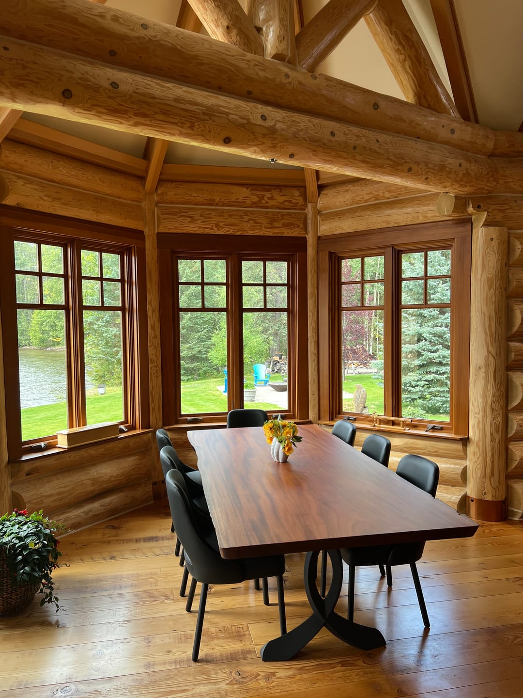 Customer photo review of 418 Curva 28" H Dining Table Curved Legs for Live Edge Wooden Slap