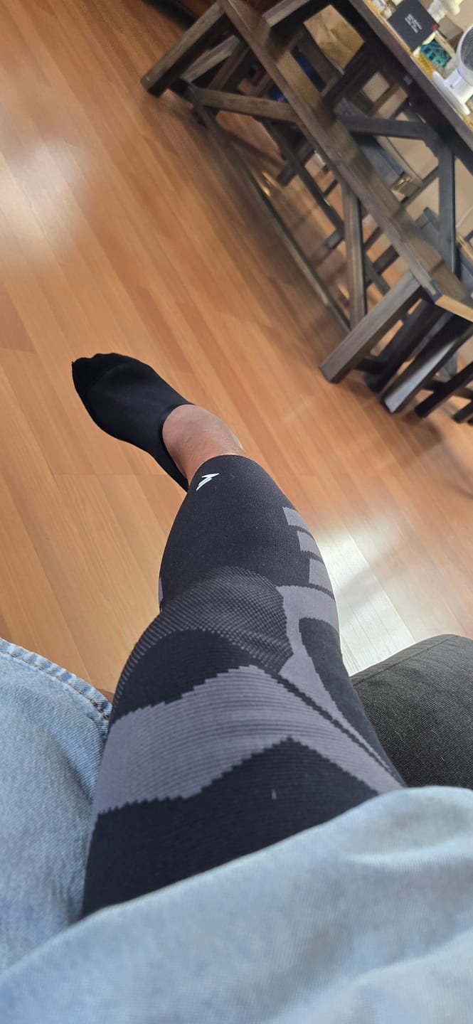 Customer photo review of Compression Sleeves V2 for Knees and Legs