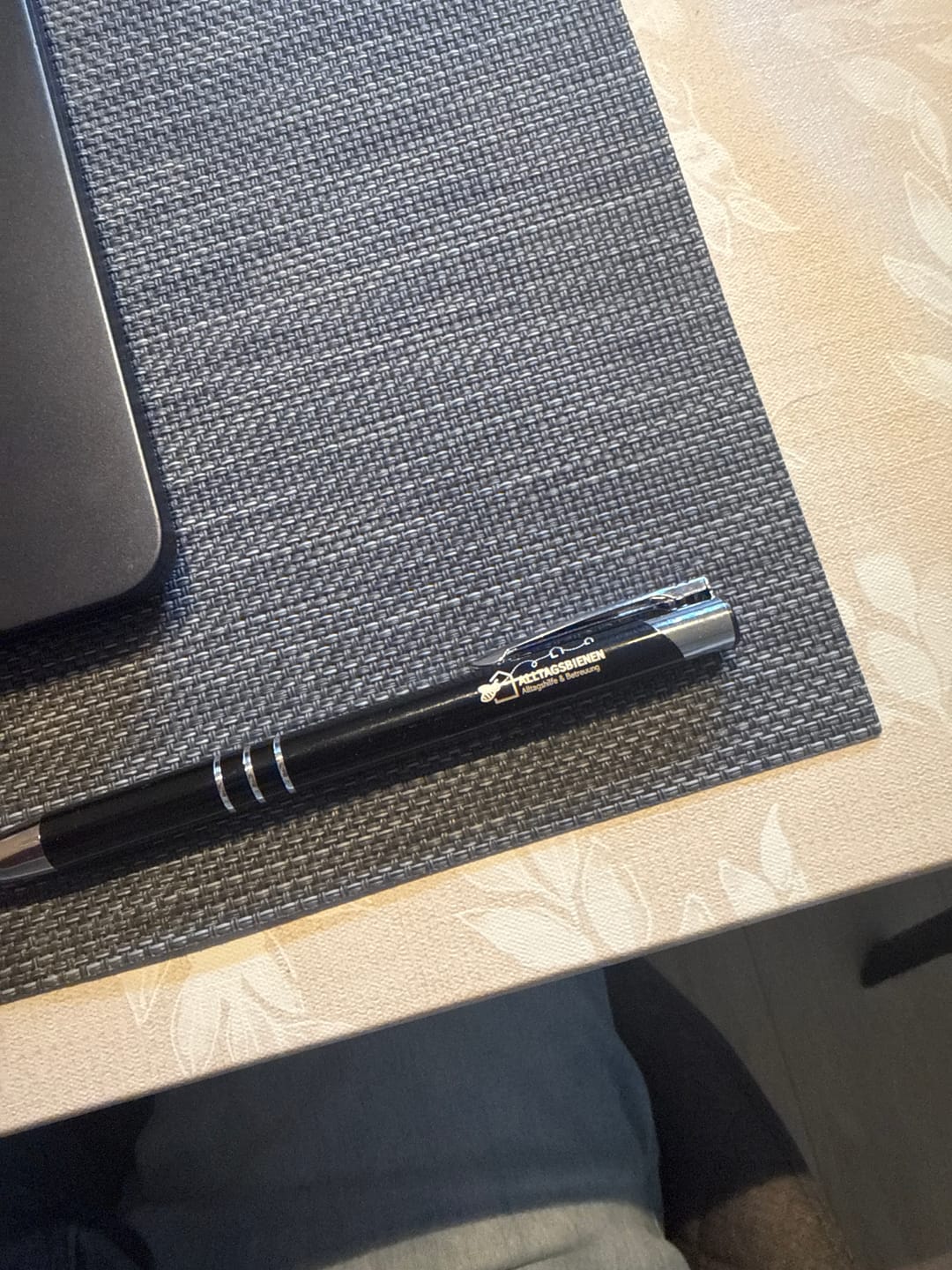 Customer photo review of Werbekugelschreiber aus Metall mit Lasergravur Logo und Text