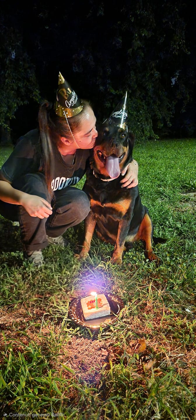 Customer photo review of Torta Per Cani Happy Birthday Personalizzabile Con NOME E ANNI