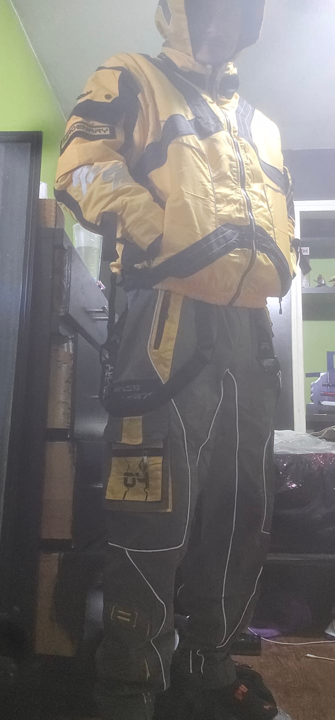 Customer photo review of "CYBER" Cargo Pants