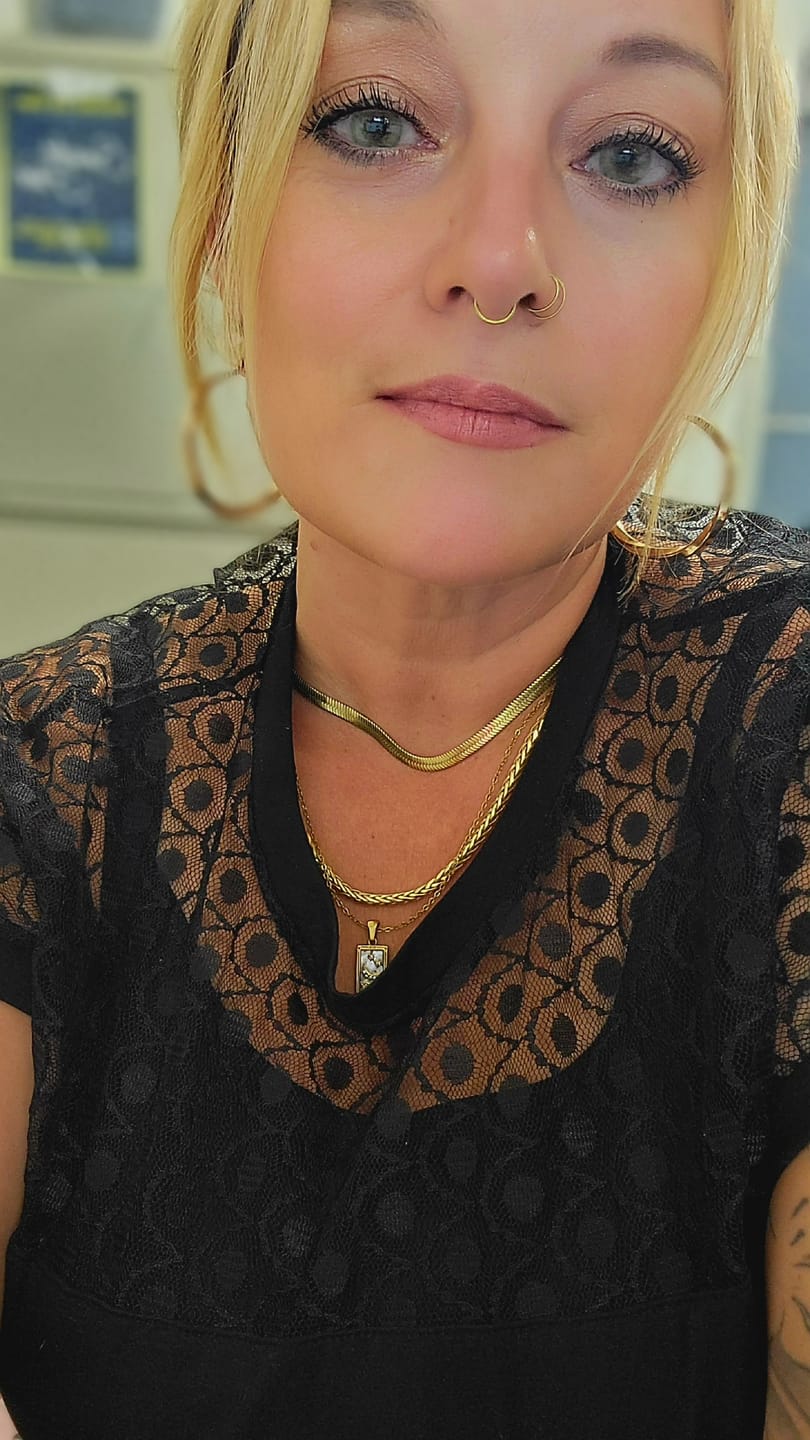 Customer photo review of Hidrocor MEL Prescription Colored Contact Lenses