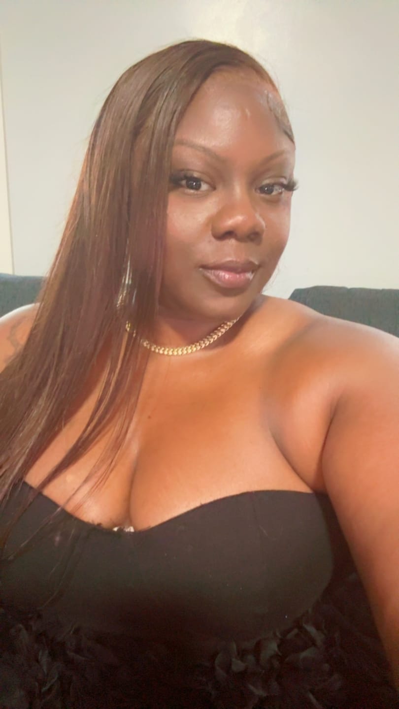 Customer photo review of Chocolate Brown Straight Frontal Wig