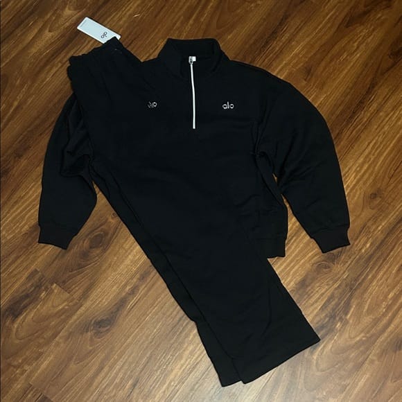 Customer photo review of JShop Aloe Quarter Zips / Sets