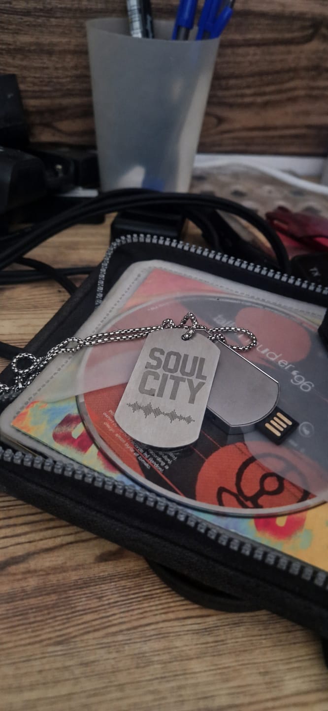 Customer photo review of Custom DJ USB pendant 32GB