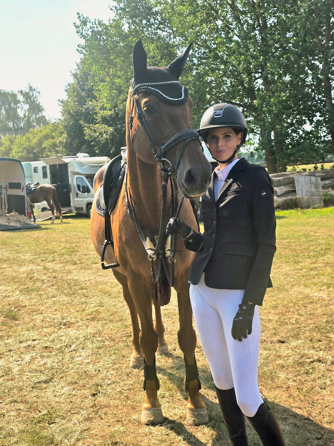 Customer photo review of LEXA - RIDING LEGGINGS | WHITE