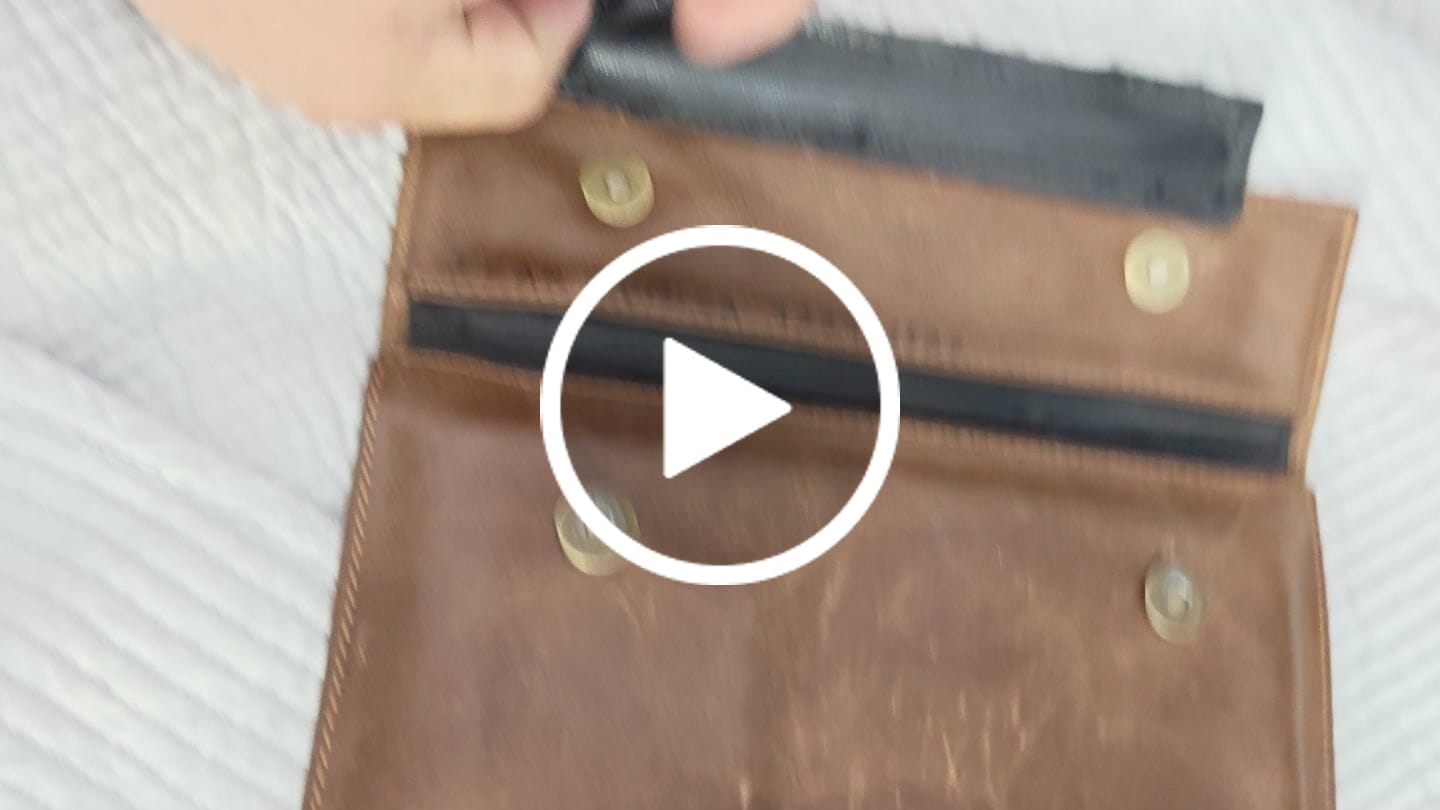 Customer video review of Billetera Niza Café