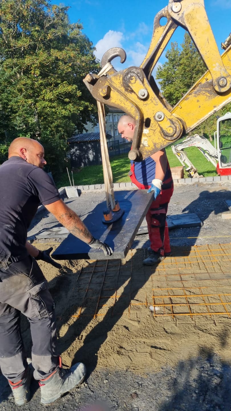 Customer photo review of ‌Elektrischer Akku Vakuum-Saugheber 300kg | Automatische Druckregulierung‌ ‌Professioneller Plattenheber für Terrassenplatten, Glas & Feinsteinzeug