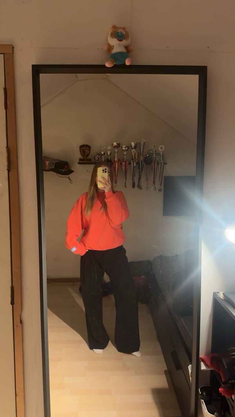Customer photo review of GRADIENT LOGO SWEATER CORAL