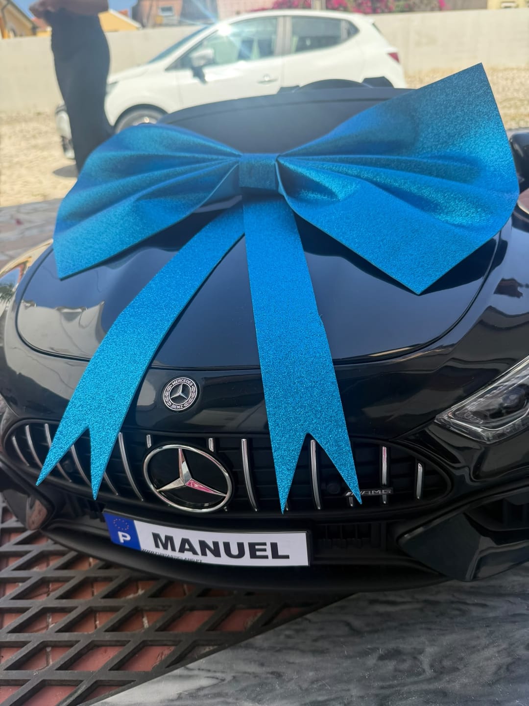 Customer photo review of Carro Elétrico para Criança MERCEDES SL63 Preto 4x4 2 LUGARES 24v c/ RODAS DE BORRACHA & ASSENTO EM PELE