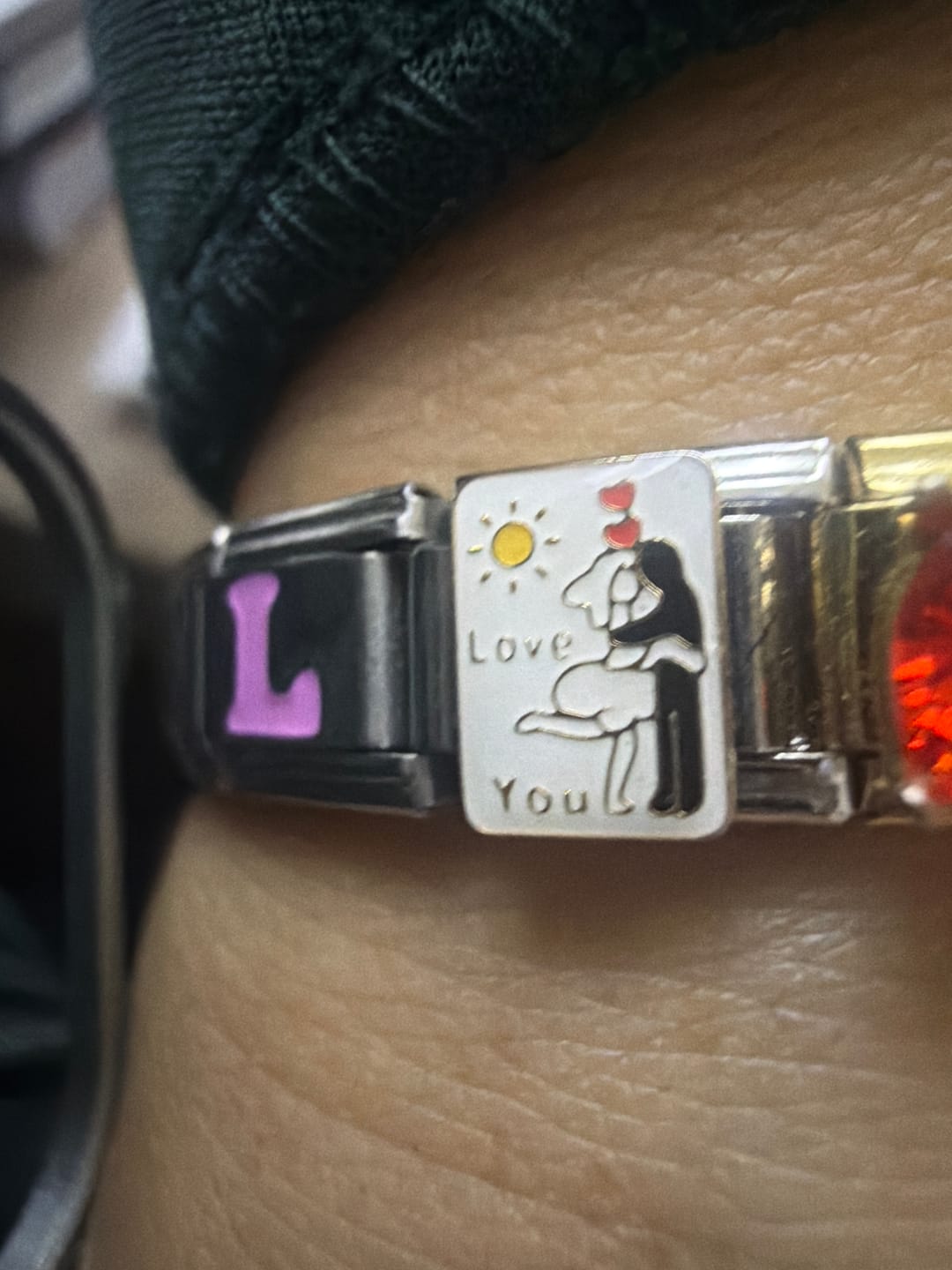 Customer photo review of Charm I Love You Con Silueta