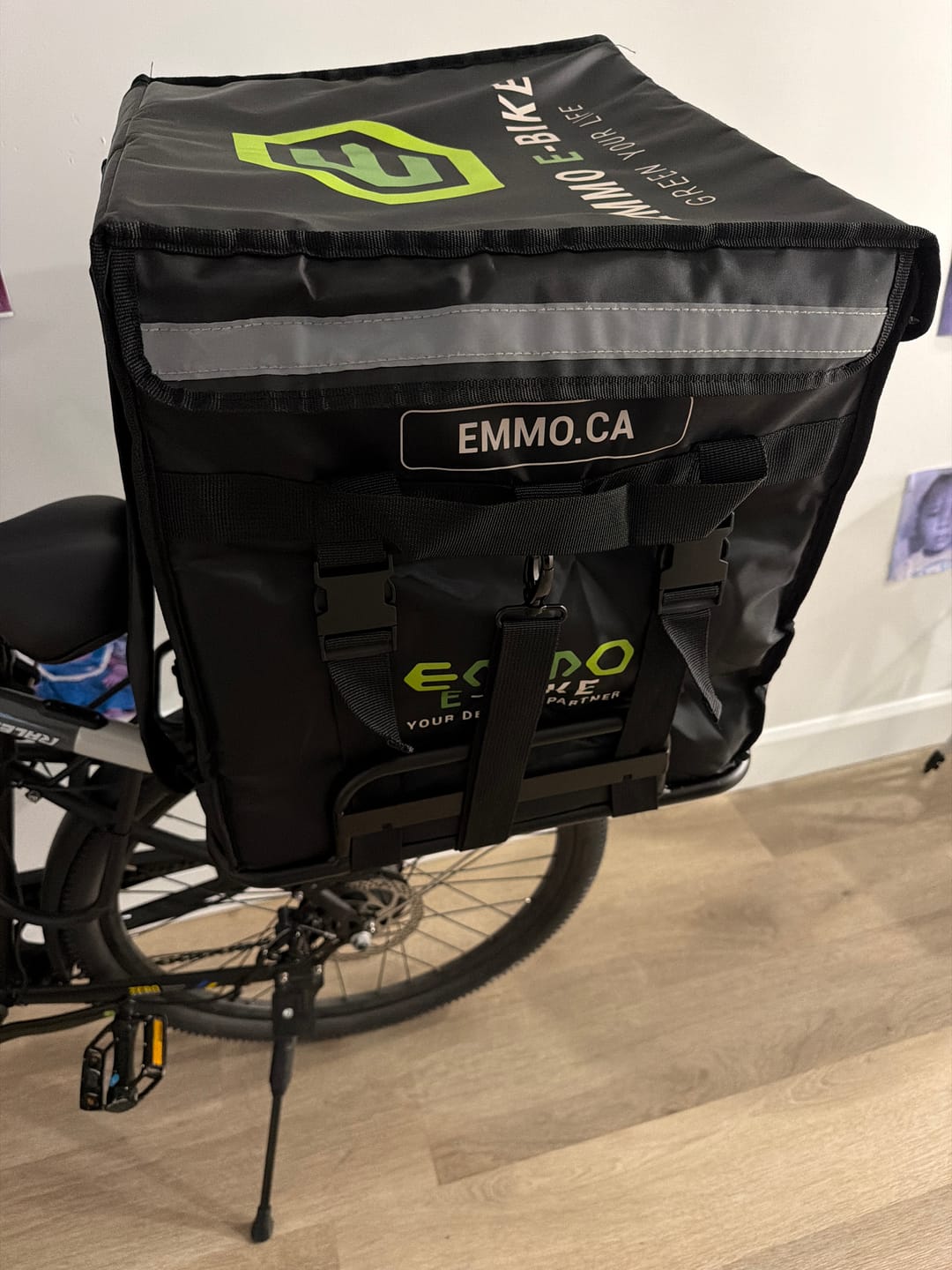 Customer photo review of EMMO Delivery Bag + Rack combo