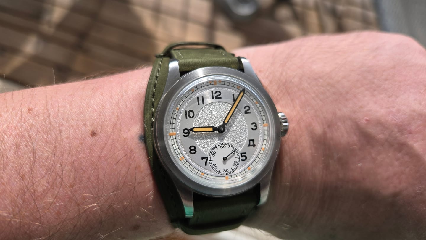 Customer photo review of HOU H1 - Vintage Field Watch Automatic | White · Ivory