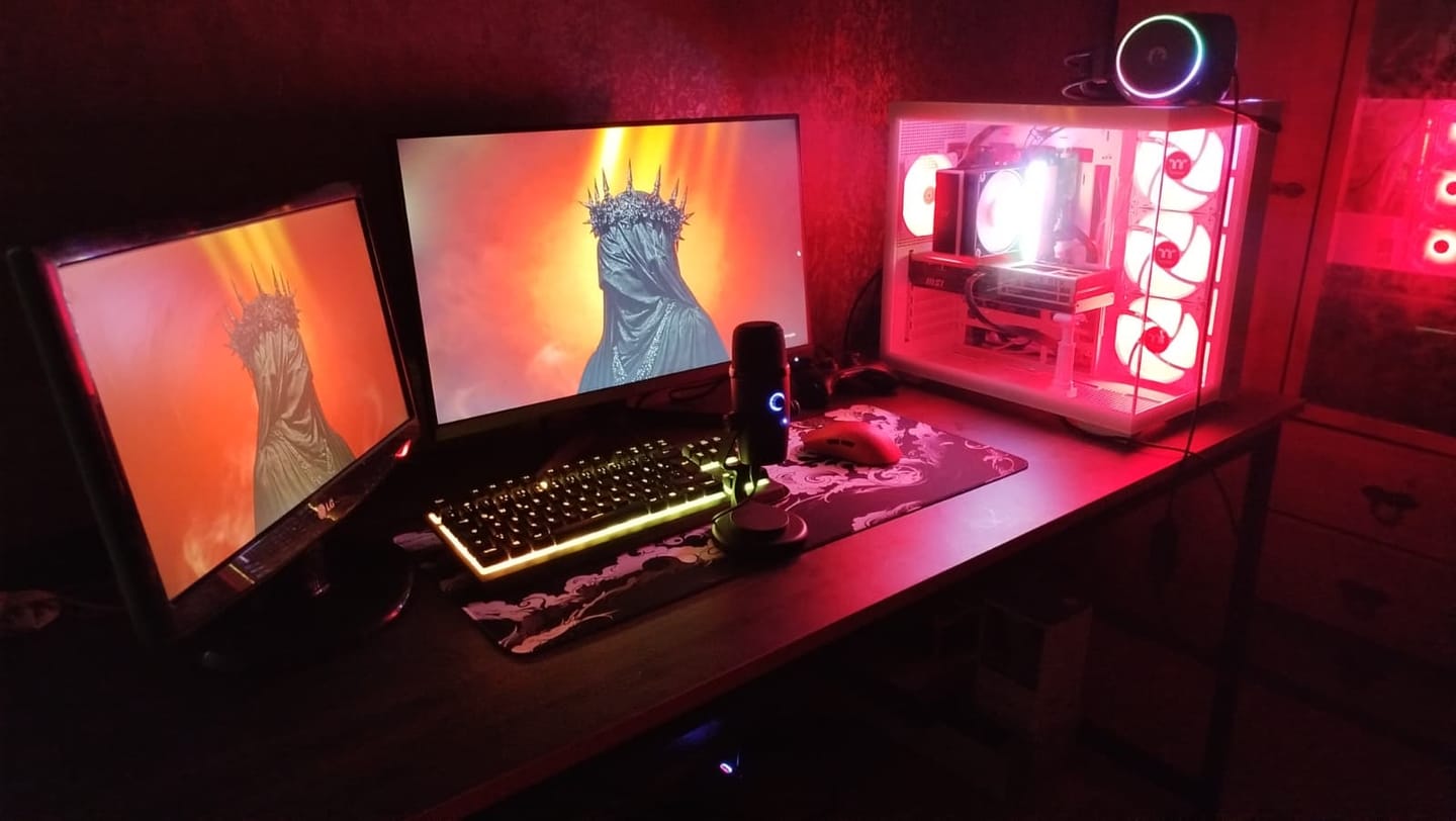 Customer photo review of FGG Madlions M3 Pro Karbon Fiber Wireless Mouse